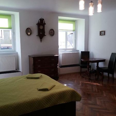 Charming Downtown Studio Braşov Extérieur photo